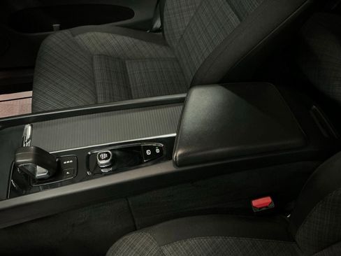 Used 2022 Volvo XC60 T8 Inscription Expression image 30