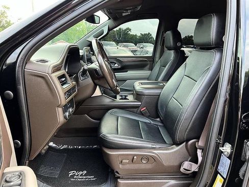Used 2022 Chevrolet Suburban LT RWD image 13