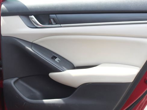 Used 2019 Honda Accord LX image 25