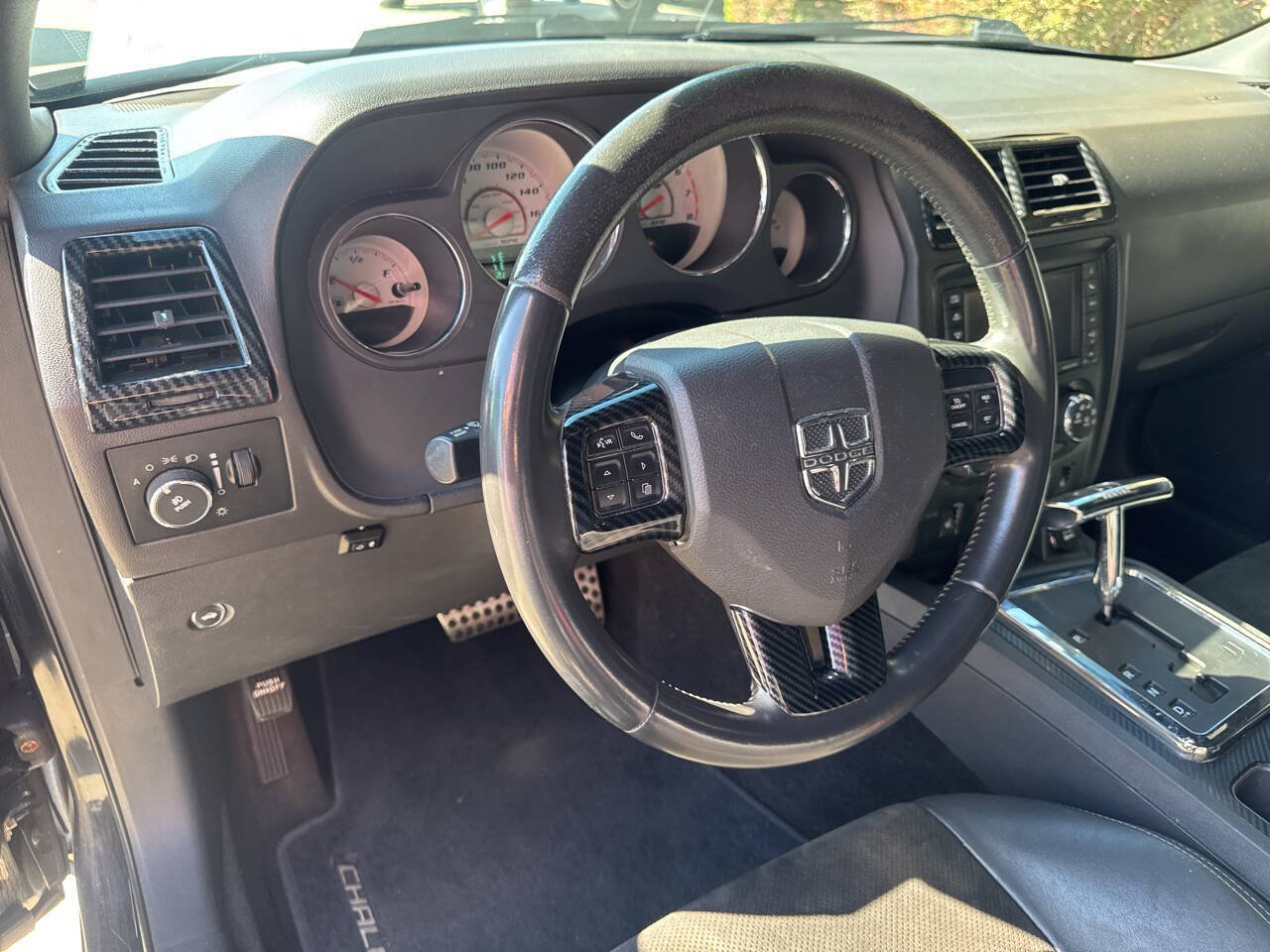 Used 2011 Dodge Challenger SRT8 RWD image 17