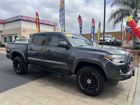 Used 2022 Toyota Tacoma SR5 RWD image 14