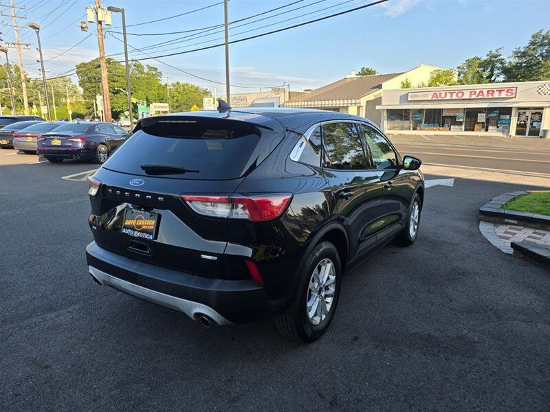 Used 2020 Ford Escape SE AWD/4WD image 3