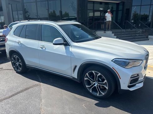 Used 2020 BMW X5 xDrive40i w/ Executive Package AWD/4WD image 2