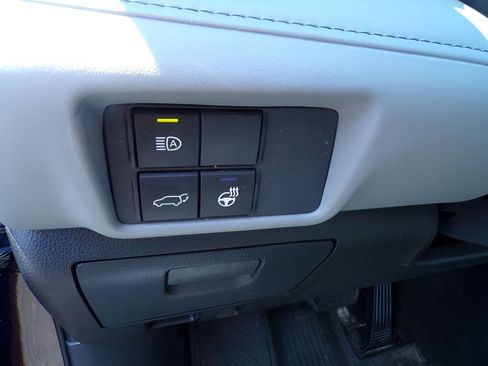 Used 2020 Toyota Highlander Limited AWD/4WD image 19