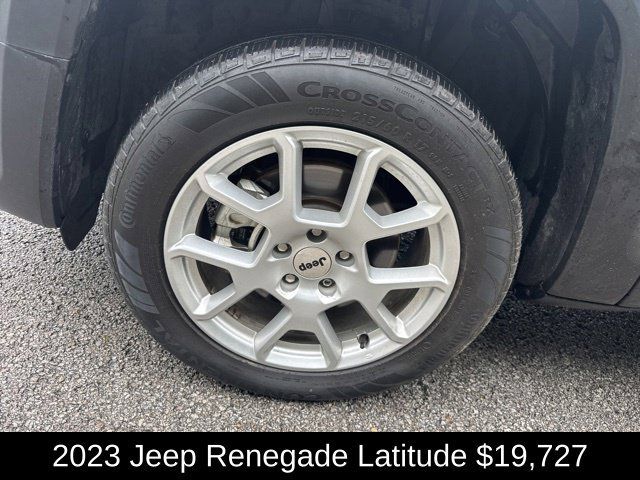 Used 2023 Jeep Renegade Latitude AWD/4WD image 9