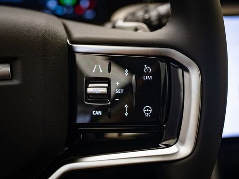 Certified 2025 Land Rover Discovery Sport S image 25