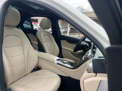 Used 2018 Mercedes-Benz C 300 Sedan w/ Premium Package image 31