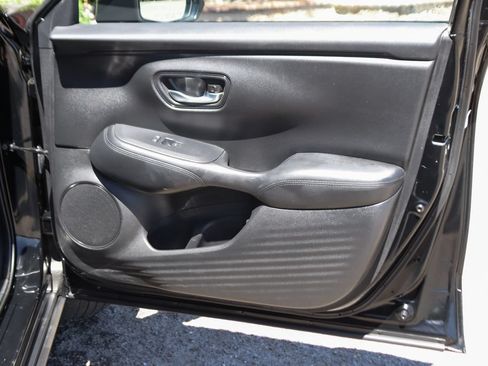 Used 2024 Honda HR-V LX image 36