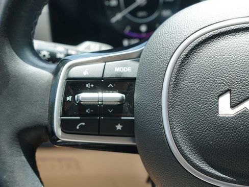 Certified 2022 Kia Carnival SX Prestige FWD image 16