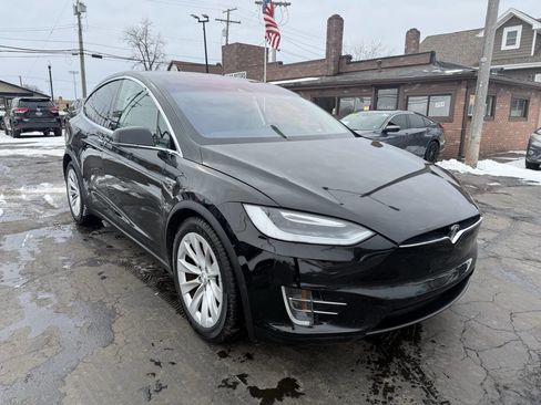 Used 2016 Tesla Model X 90D image 1