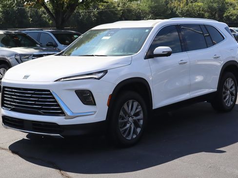 New 2025 Buick Enclave Preferred image 2