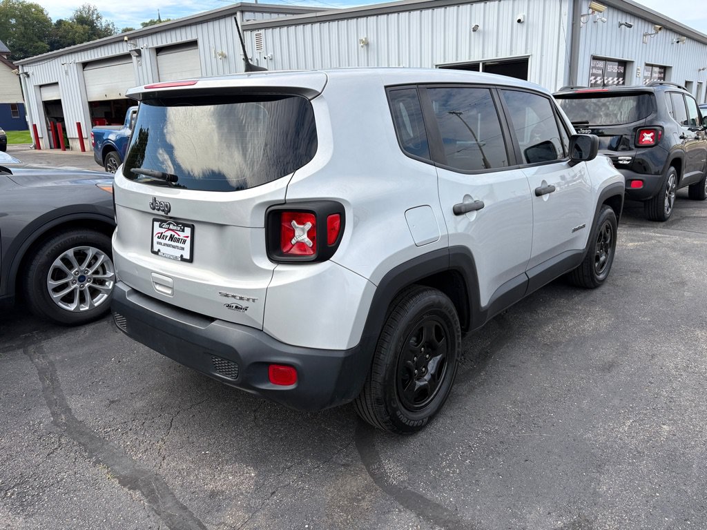 Used 2021 Jeep Renegade Sport FWD image 3