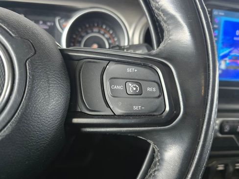 Used 2019 Jeep Wrangler Sport AWD/4WD image 18