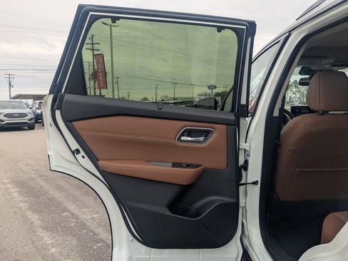 New 2026 Nissan Rogue Platinum w/ Platinum Premium Package AWD/4WD image 25