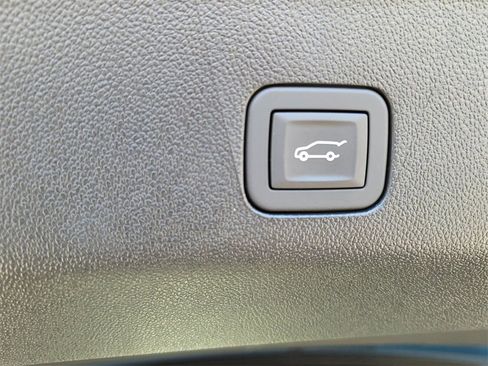 New 2025 GMC Yukon XL Denali w/ Sun & Power Step Package image 10