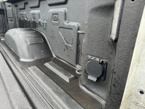 Used 2020 GMC Sierra 2500 SLE image 32