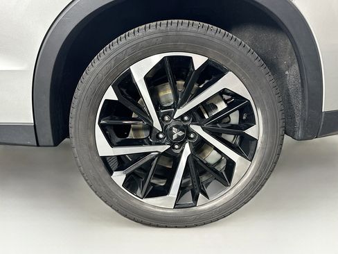 Used 2024 Mitsubishi Outlander SE AWD/4WD image 11