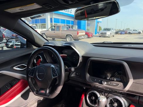 Used 2022 Chevrolet Camaro SS RWD image 6