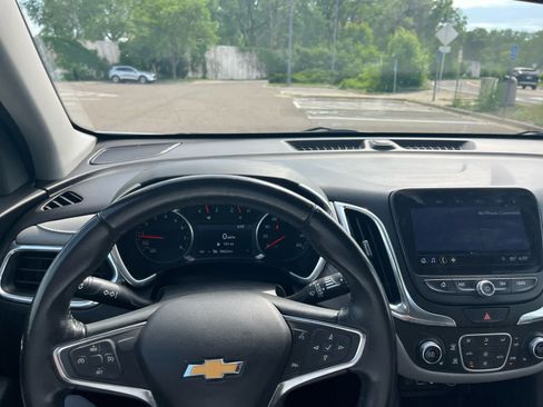 Used 2019 Chevrolet Equinox Premier AWD/4WD image 11