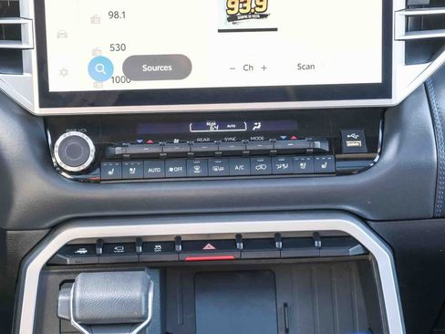 Used 2025 Toyota Sequoia Platinum AWD/4WD image 16