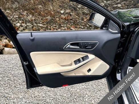 Used 2016 Mercedes-Benz GLA 250 w/ Premium Package image 20