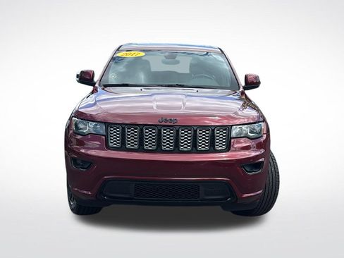 Used 2017 Jeep Grand Cherokee Altitude AWD/4WD image 2