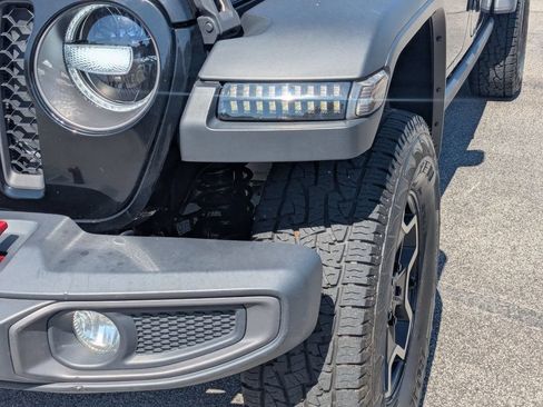 Used 2021 Jeep Gladiator Rubicon w/ Cold Weather Group AWD/4WD image 9