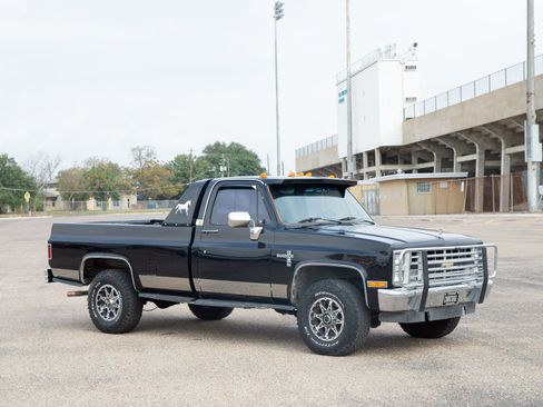 Used 1986 Chevrolet C/K Truck 2500 image 1