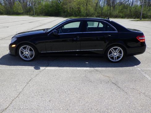 Used 2011 Mercedes-Benz E 350 4MATIC Sedan image 2