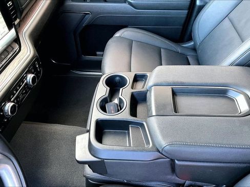 Used 2025 GMC Sierra 1500 SLT image 19