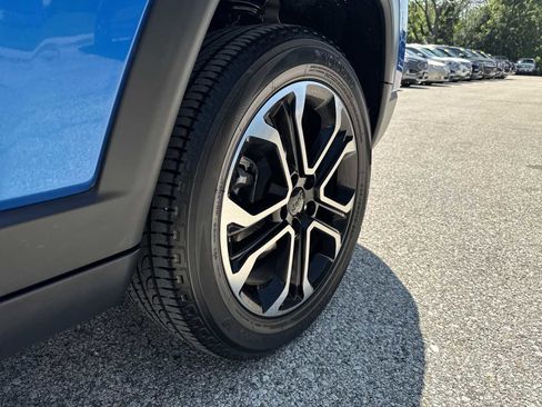 Used 2022 Jeep Compass Limited image 13