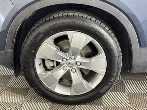 Used 2022 Volvo XC40 T5 Momentum AWD/4WD image 44
