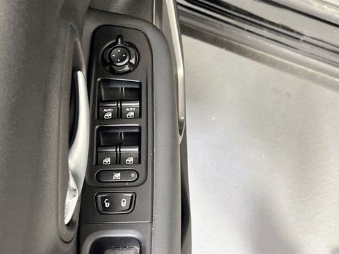 Used 2022 Jeep Renegade Latitude AWD/4WD image 18