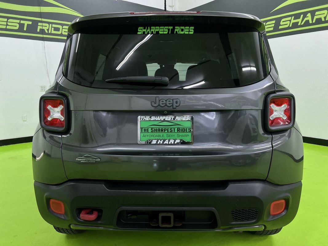 Used 2016 Jeep Renegade Trailhawk w/ Premium Trailhawk Package AWD/4WD image 8