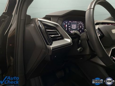 Used 2024 Audi Q4 e-tron Premium image 25