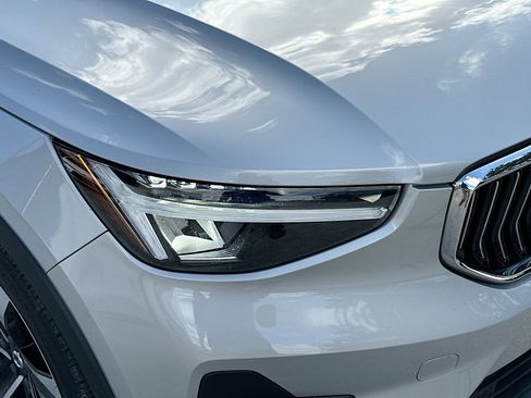 Used 2023 Volvo XC40 B5 Ultimate w/ Protection Package Premier image 35