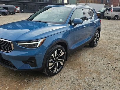 Certified 2025 Volvo XC40 B5 Ultra w/ Climate Package