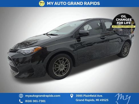 Used 2019 Toyota Corolla LE image 3