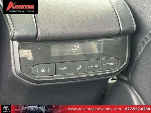 Used 2023 Toyota Highlander XSE AWD/4WD image 17