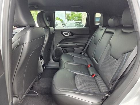 Used 2026 Jeep Compass Latitude AWD/4WD image 10