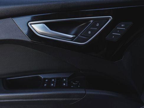 Used 2022 Audi Q4 e-tron Premium Plus image 10