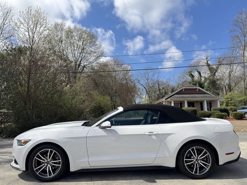 Used 2015 Ford Mustang Premium image 4