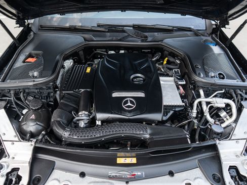Used 2018 Mercedes-Benz E 300 4MATIC w/ AMG Line Exterior image 45
