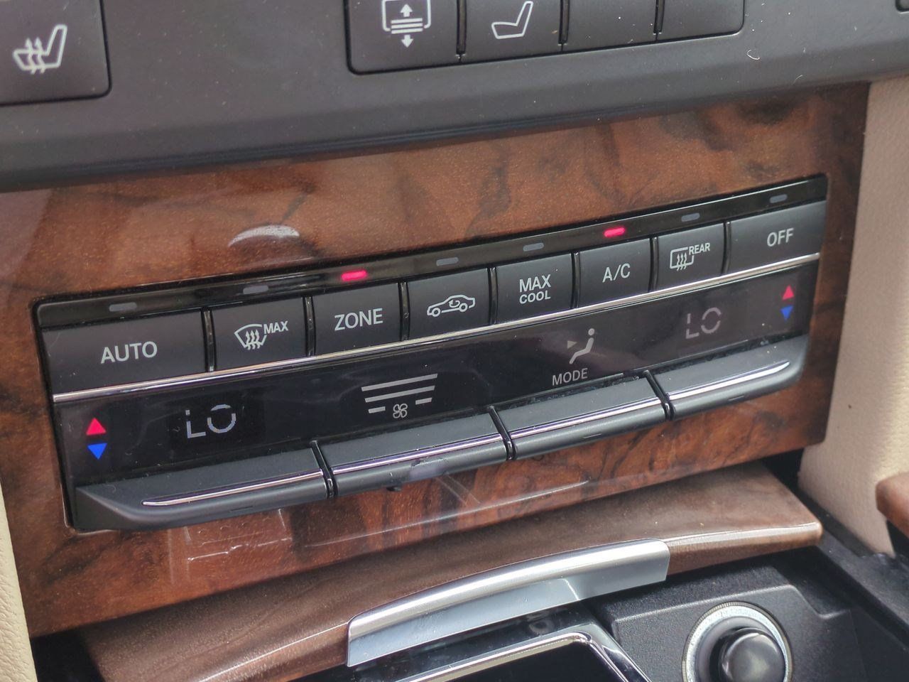 Used 2010 Mercedes-Benz E 350 Sedan image 26