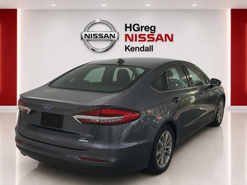Used 2019 Ford Fusion SE FWD image 3