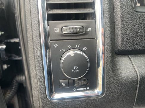 Used 2018 RAM 2500 Laramie AWD/4WD image 32