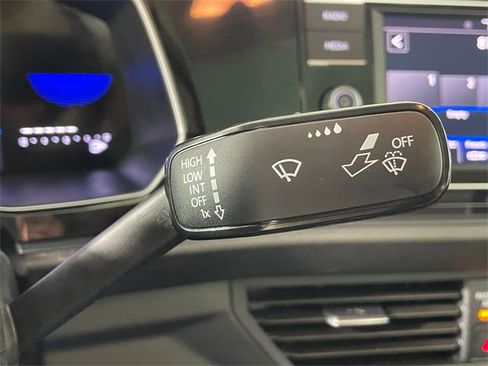 Used 2024 Volkswagen Jetta SE image 14