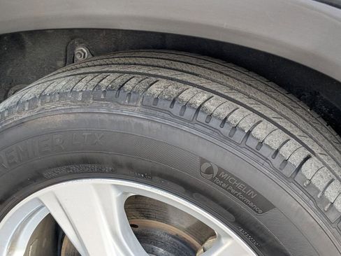 Used 2024 Toyota Highlander LE image 26