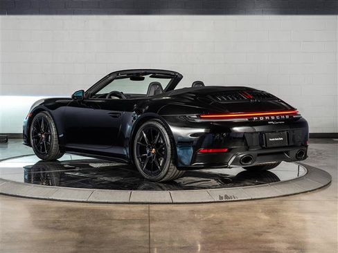 Certified 2026 Porsche 911 Carrera RWD image 3