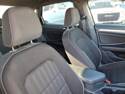 Used 2024 Volkswagen Jetta Sport image 12